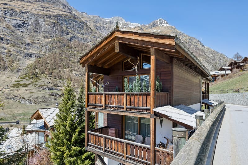 Exclusive second home with Matterhorn view (1)