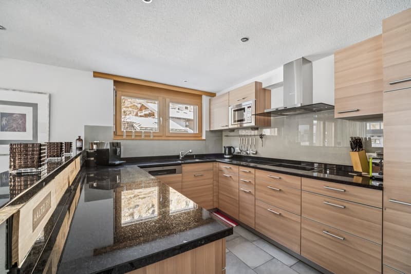 Centrally located, beautiful 4.5-room apartment with a unique Matterhorn view (5)