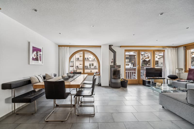 Centrally located, beautiful 4.5-room apartment with a unique Matterhorn view (2)