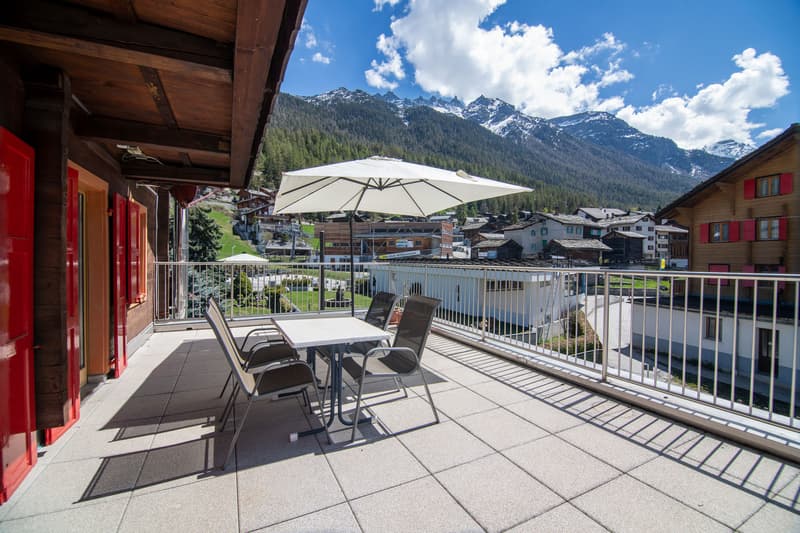 Appartamento di chalet al 2° piano vicino alla ferrovia di montagna (1)