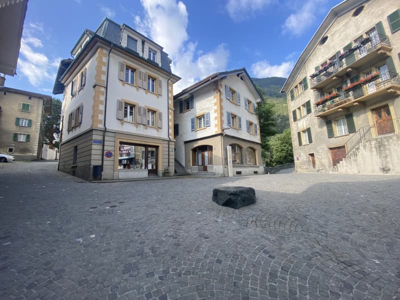 Perfekt gelegene 1-Zimmer Mietwohnung in Visp (2)