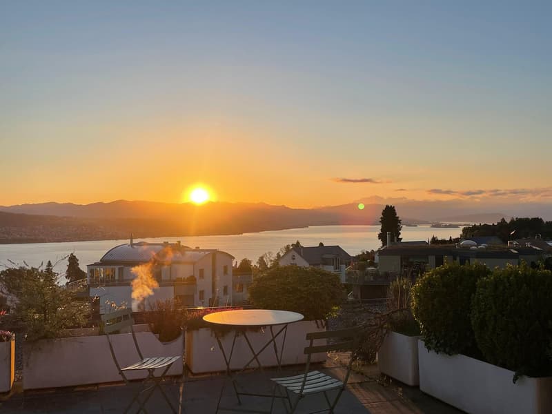 Terraced house with dreamy lake view and design potential (3)