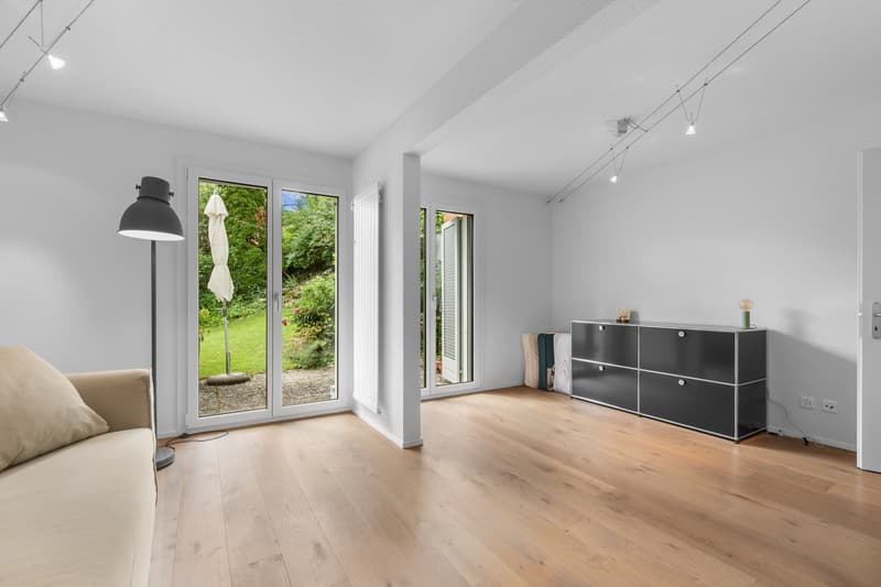 Terraced house with dreamy lake view and design potential (8)