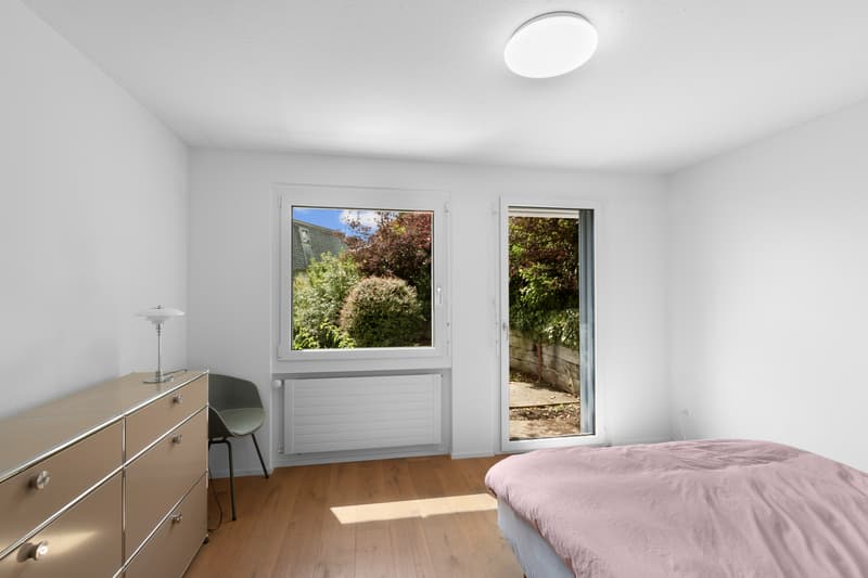 Terraced house with dreamy lake view and design potential (7)