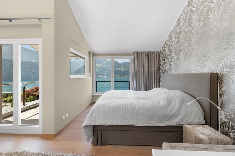 Traumhaftes Wohnen mit riesigem Garten und unverbaubarem See & Alpenpa (5)
