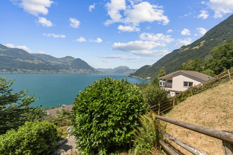 Traumhaftes Wohnen mit riesigem Garten und unverbaubarem See & Alpenpa (1)