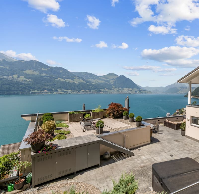 Traumhaftes Wohnen mit riesigem Garten und unverbaubarem See & Alpenpa (2)
