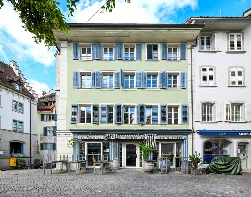 Exklusive Verkaufsfläche im EG am historischen Kolinplatz in Zug (1)