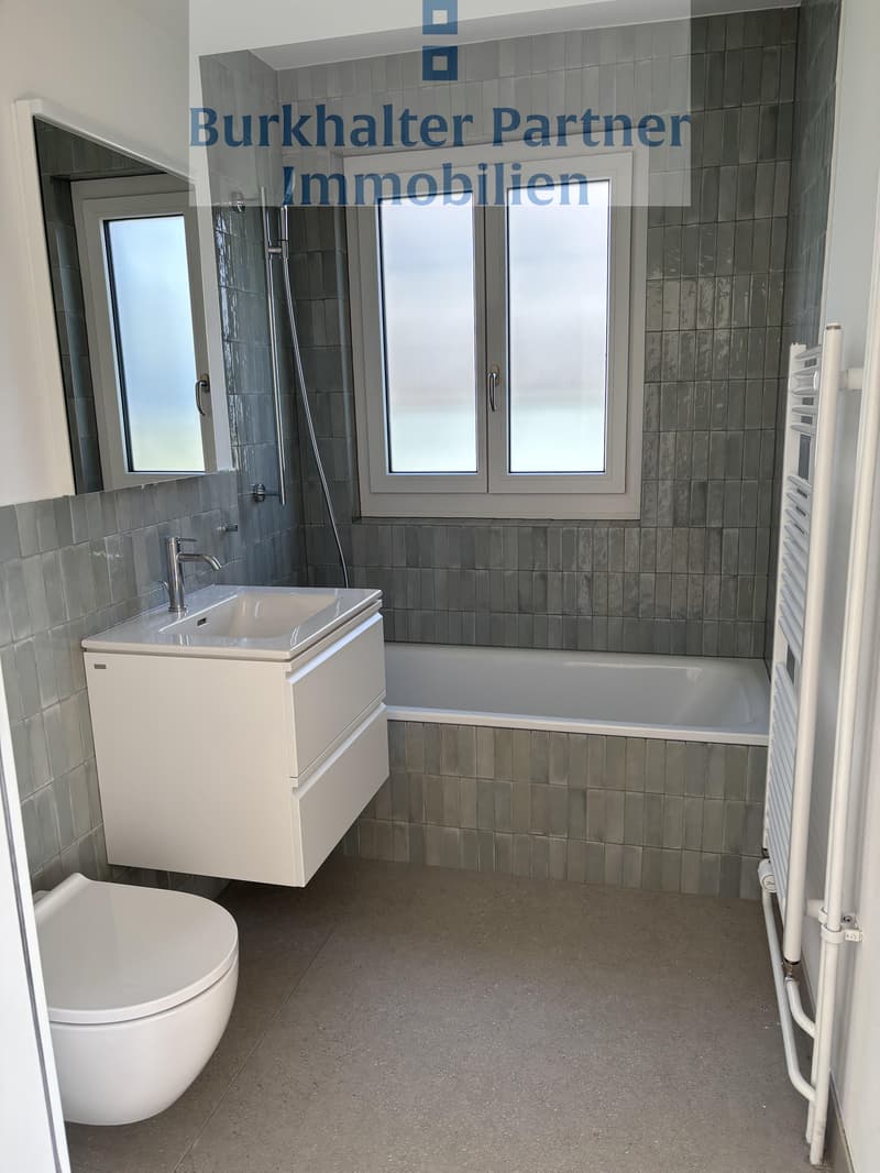 Al Brünnenstrasse 65 a 3018 Berna, affittiamo un attraente appartamento di 3,5 locali al 2° piano con balcone soleggiato dopo la ristrutturazione completa della proprietà (2)