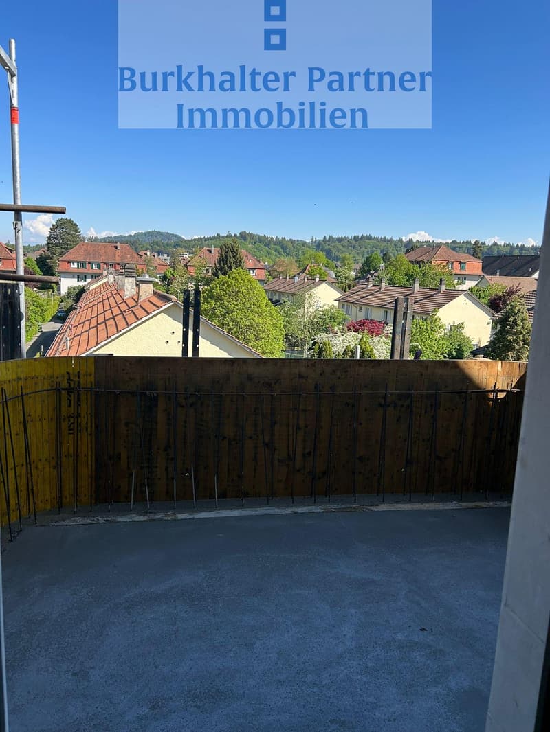 Al Brünnenstrasse 65 a 3018 Berna, affittiamo un attraente appartamento di 3,5 locali al 2° piano con balcone soleggiato dopo la ristrutturazione completa della proprietà (5)