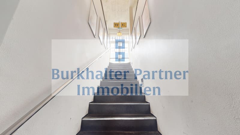 Espace commercial polyvalent d'une superficie totale de 361 m² sur 2 étages dans un emplacement central à Berne - en option avec un espace de stockage supplémentaire (130 m²) au 1er sous-sol Monbijoustrasse 28, 3011 Berne Dans un excellent emplacement au centre-ville de Berne, nous louons à partir du 1er. (9)