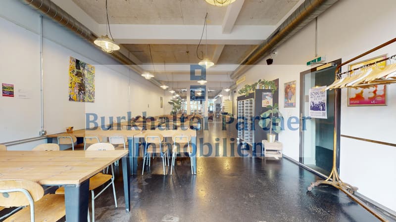 Espace commercial polyvalent d'une superficie totale de 361 m² sur 2 étages dans un emplacement central à Berne - en option avec un espace de stockage supplémentaire (130 m²) au 1er sous-sol Monbijoustrasse 28, 3011 Berne Dans un excellent emplacement au centre-ville de Berne, nous louons à partir du 1er. (2)