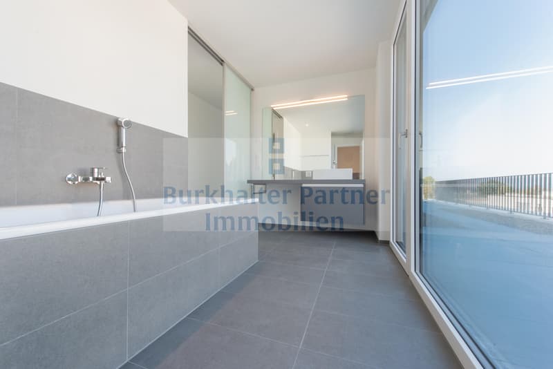 Ihr neues Zuhause mit echter Lebensqualität - geniessen Sie Loggia und Terrasse (8)