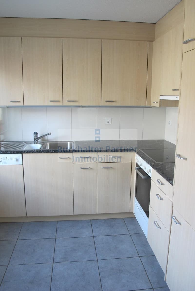 Helle 4-Zimmerwohnung an zentraler Lage in Hinterkappelen (2)