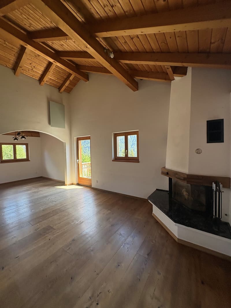 Ampia casa unifamiliare di 4,5 locali a Brienz – disponibile immediatamente! (1)
