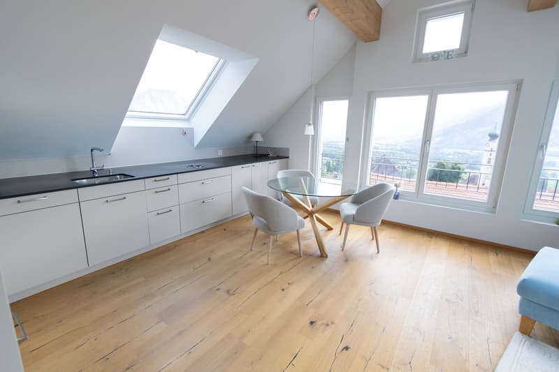Sehr schöne 3.5-Zimmer-Dachwohnung mit toller Aussicht in Jenins (6)