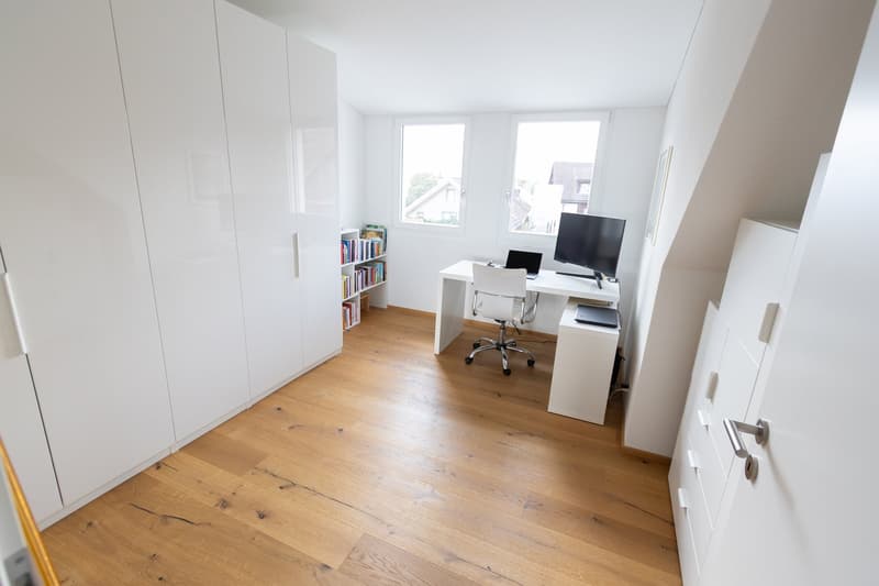 Sehr schöne 3.5-Zimmer-Dachwohnung mit toller Aussicht in Jenins (11)