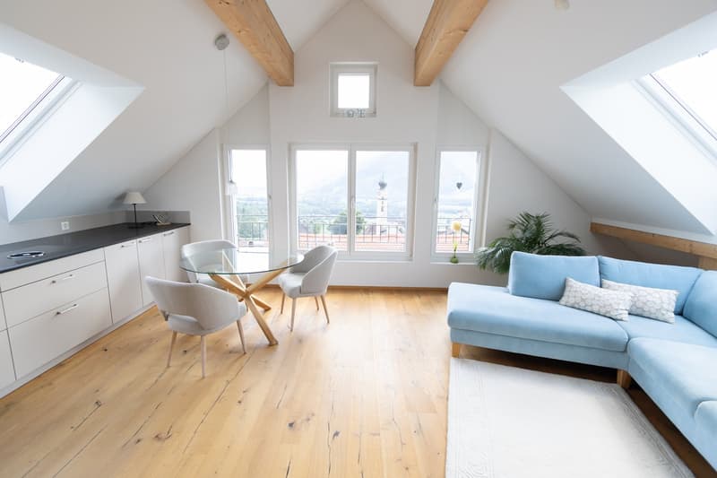 Sehr schöne 3.5-Zimmer-Dachwohnung mit toller Aussicht in Jenins (5)
