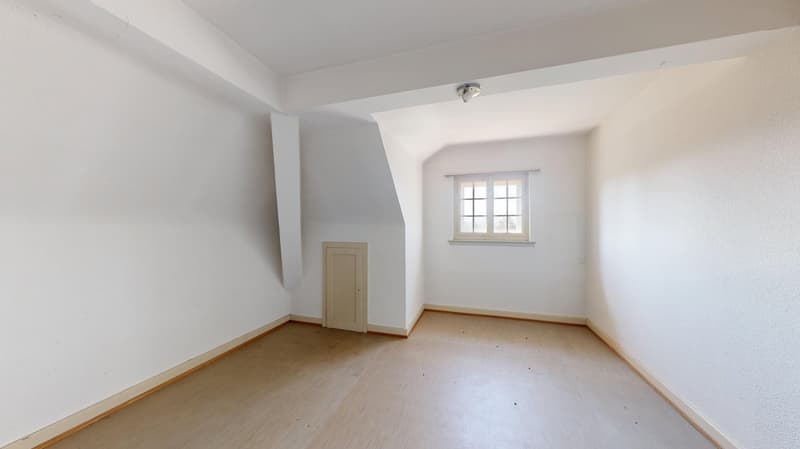 empty room, white walls, wooden floor, small window, small door