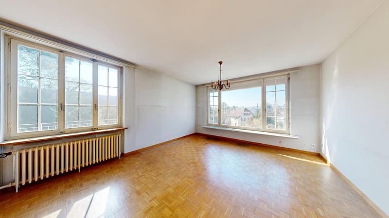 empty room, wooden floor, white walls, large windows, chandelier