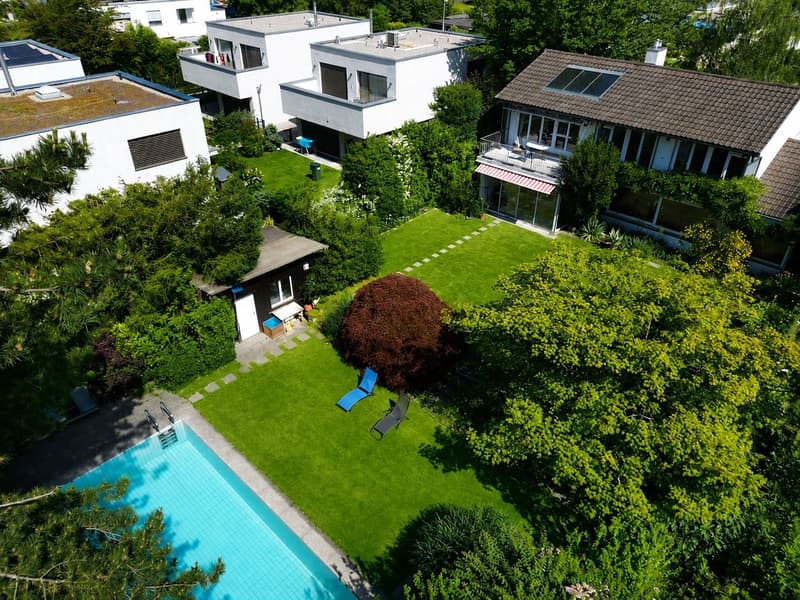 Maison de famille exclusive de 5,5 pièces avec espace extérieur spacieux (1)