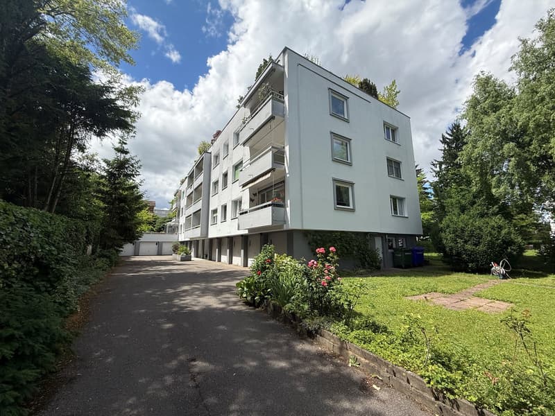 Appartamento luminoso 3.5 locali con balcone a Binningen (2)