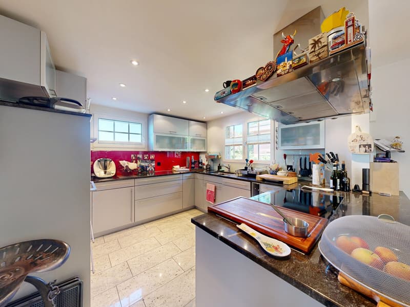 Stylish 6.5-room single-family house in top location in Münchenstein (4)