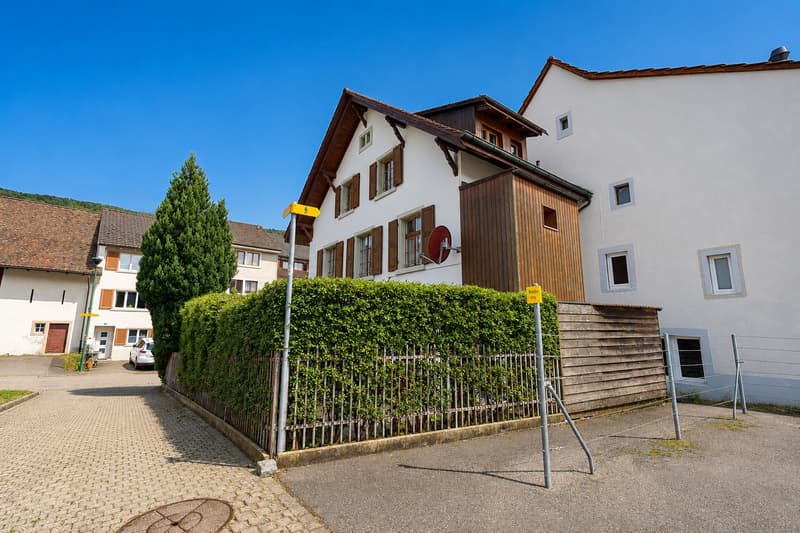 Casa d'angolo di 5 locali affascinante nel centro del villaggio (12)