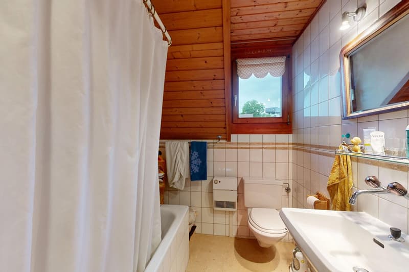 Casa d'angolo di 5 locali affascinante nel centro del villaggio (9)