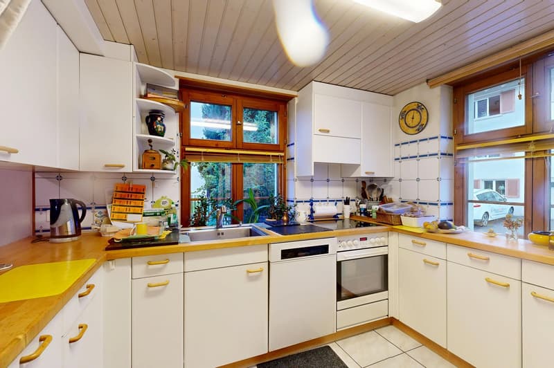 Casa d'angolo di 5 locali affascinante nel centro del villaggio (3)