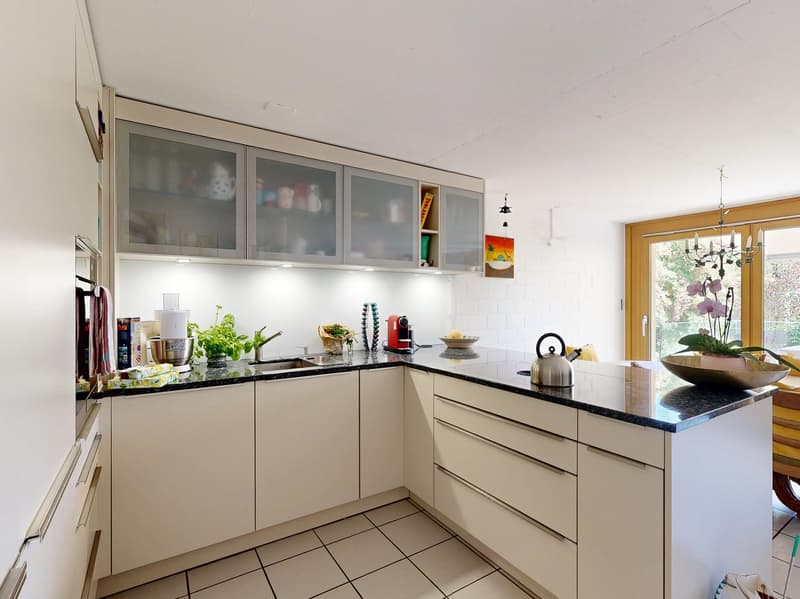 6.5-Zimmer-Doppelhaus mit Autoeinstellplatz (3)