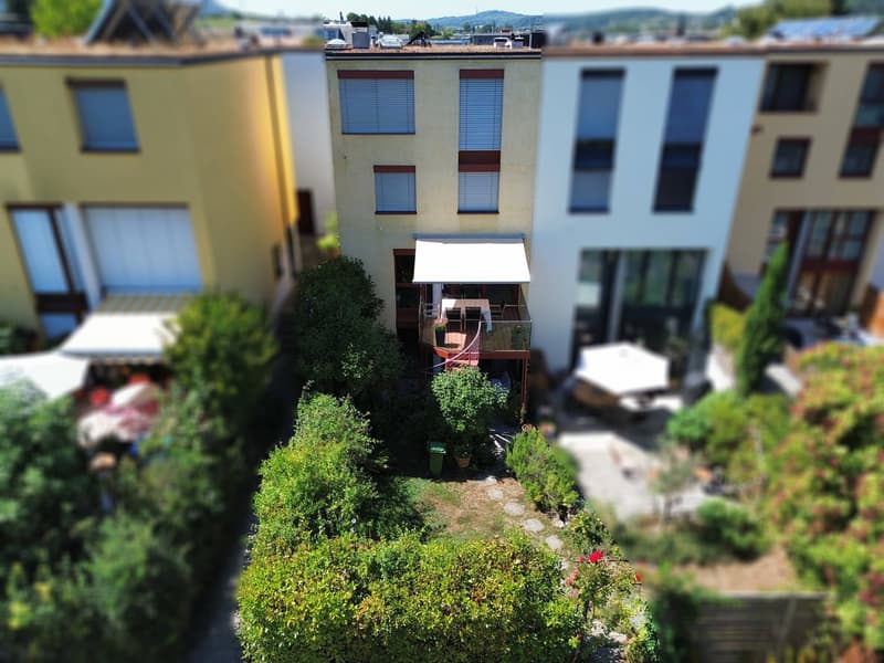 6.5-Zimmer-Doppelhaus mit Autoeinstellplatz (2)