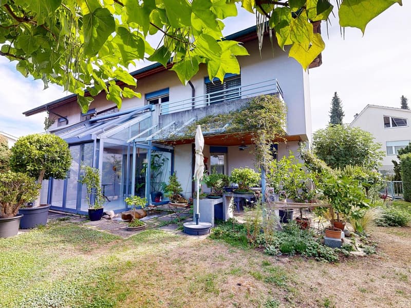 Grosszügiges 6.5-Zimmer Doppeleinfamilienhaus mit schönem Garten (1)
