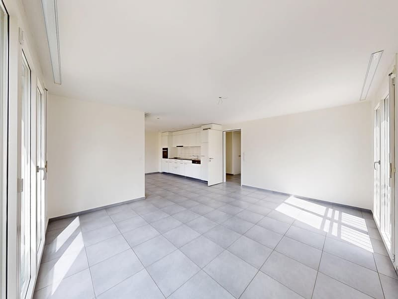 Helle 3.5-Zimmer-Wohnung im Baurecht mit Balkon und Aussenparkplatz (3)