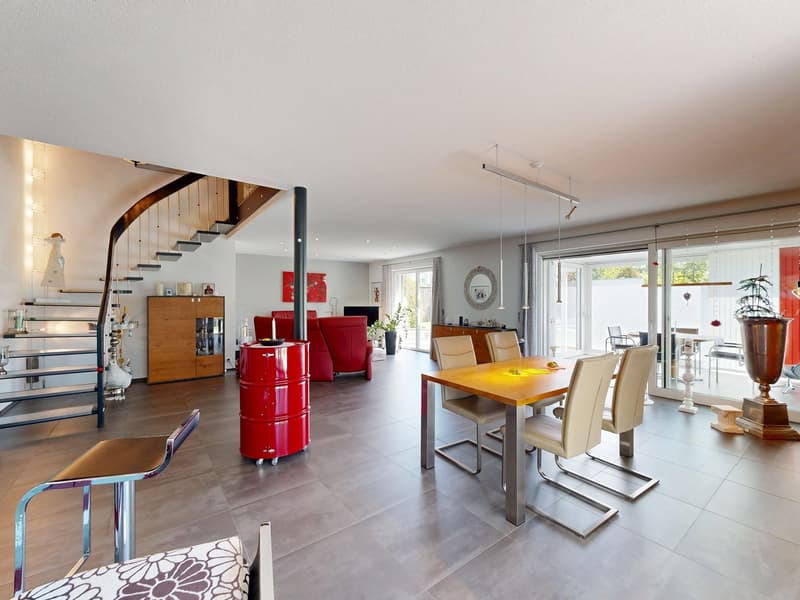 Exklusives 4.5-Zimmer Einfamilienhaus an ruhiger Lage (3)
