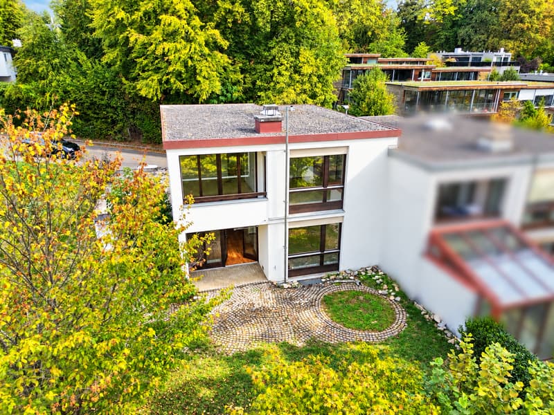 Grosszügiges 5.5-Zimmer-Doppelhaus mit vielseitigem Ausbaupotenzial (3)