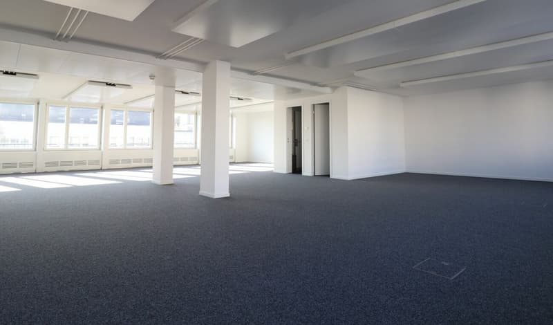 Uffici inondati di luce all'indirizzo commerciale migliore (6)
