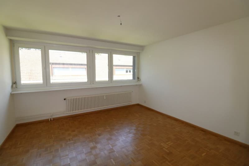 Vivre à Riehen - appartement spacieux 3 1/2 pièces avec chambre mansardée supplémentaire dans une rue de quartier calme (4)