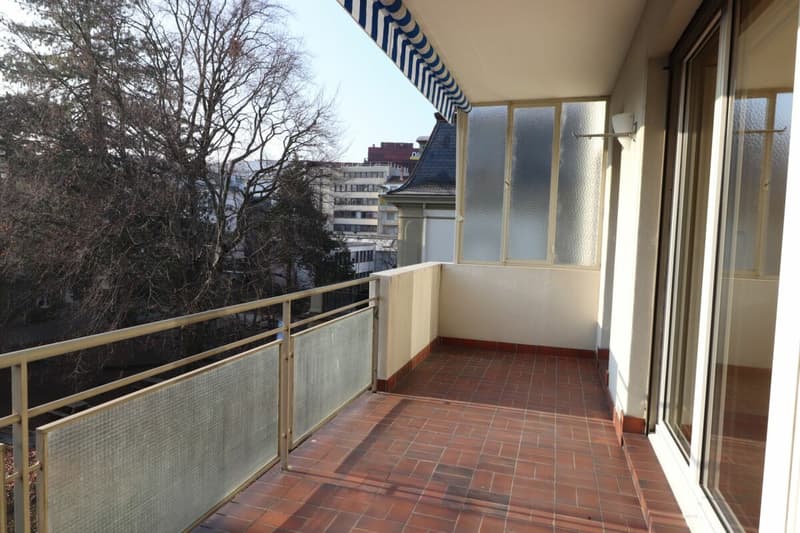 Vicino ad Aeschenplatz e alla stazione SBB - appartamento 4 1/2 locali spazioso al 4° piano (4)