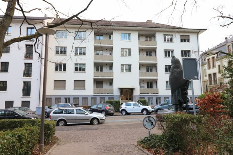 Vicino ad Aeschenplatz e alla stazione SBB - appartamento 4 1/2 locali spazioso al 4° piano (12)