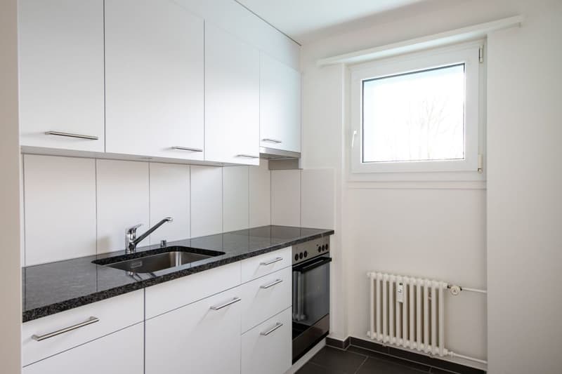 Zwischen Coop Center und Spielplatz Eisweiher - schöne 3-Zimmerwohnung in Oberwil (2)