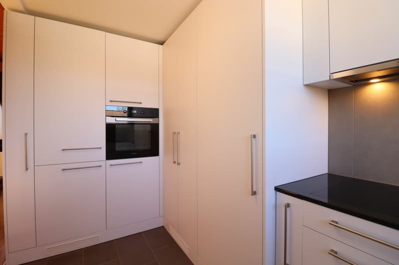 In the popular Freuler quarter - modern maisonette attic apartment with 2 balconies (8)