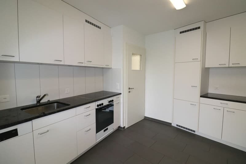 Nähe Spalentor und Unispital- 3-Zimmerwohnung in Basel ideal für Singles oder Paare (2)