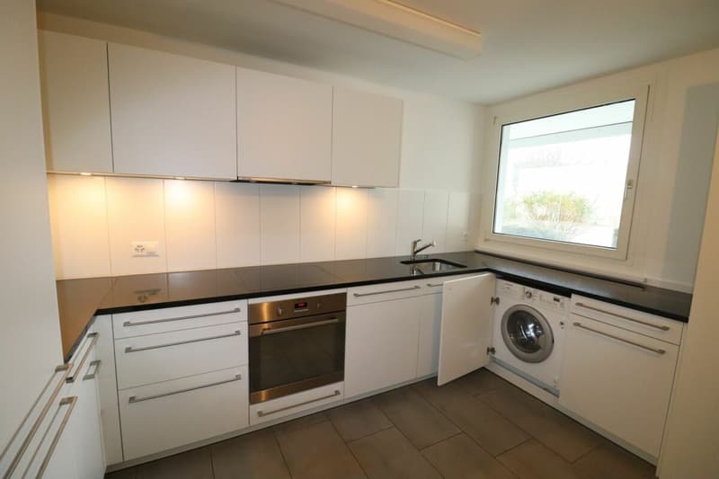 Nähe Mischelicenter- moderne 3 1/2 Zimmer-Maisonettewohnung in Reinach (4)