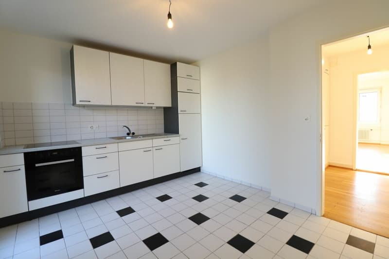 Nähe Messe und Wettsteinplatz - freundliche 3 Zimmerwohnung in Basel (2)