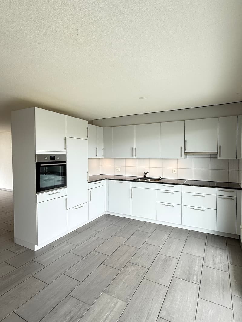 Modern 5.5-room apartment with 2 balconies in the center of Grenchen (2)
