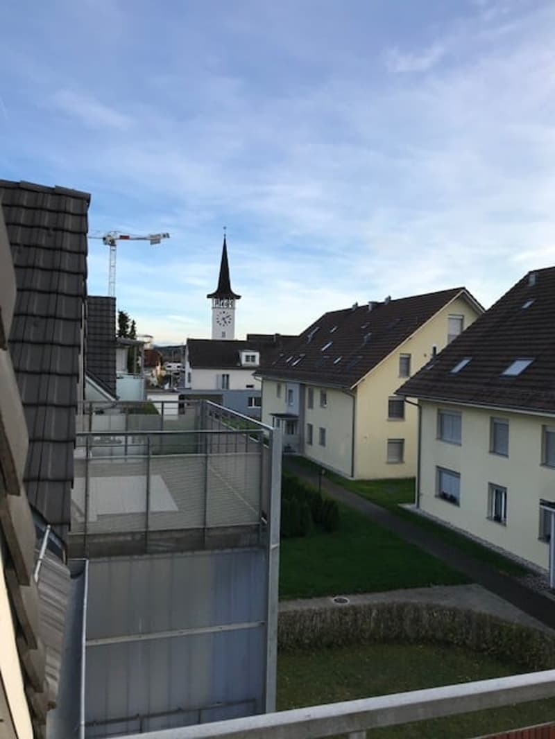 charmante 4.5-Zimmer-Duplexwohnung mit Bergblick (11)