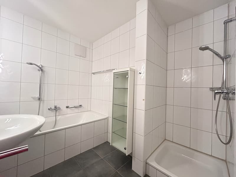 charmante 4.5-Zimmer-Duplexwohnung mit Bergblick (3)