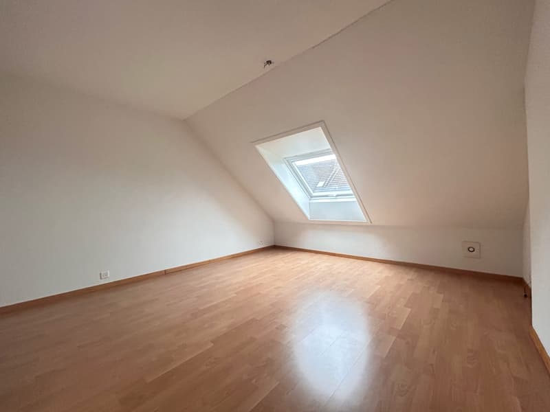 charmante 4.5-Zimmer-Duplexwohnung mit Bergblick (6)