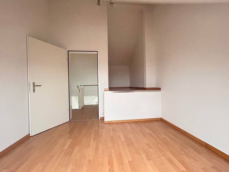 charmante 4.5-Zimmer-Duplexwohnung mit Bergblick (8)